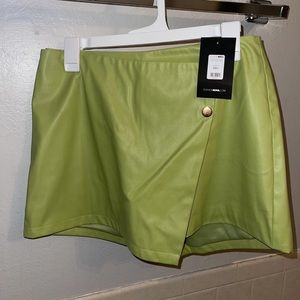 Chartreuse faux leather skort